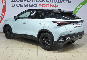 Подержанный автомобиль Omoda C5 2023 года (6 фото)
