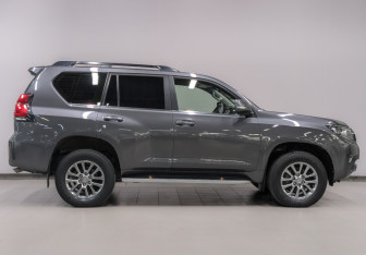 Подержанный автомобиль Toyota Land Cruiser Prado 2019 года (4 фото)