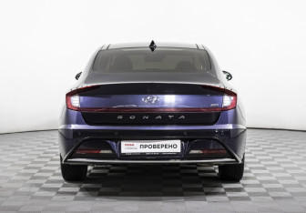 Подержанный автомобиль Hyundai Sonata 2019 года (6 фото)