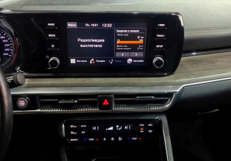 Подержанный автомобиль Kia K5 2020 года (14 фото)