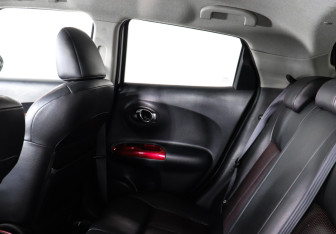 Подержанный автомобиль Nissan Juke 2013 года (8 фото)