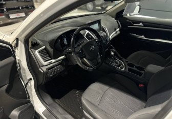 Подержанный автомобиль DongFeng AX7 2018 года (12 фото)