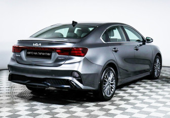 Подержанный автомобиль Kia Cerato Sedan 2022 года (3 фото)