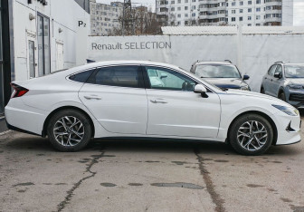Подержанный автомобиль Hyundai Sonata 2019 года (4 фото)
