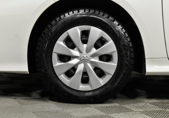 Подержанный автомобиль Toyota Corolla Sedan 2019 года (7 фото)