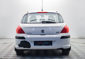 Подержанный автомобиль Peugeot 308 Hatchback 2009 года (4 фото)
