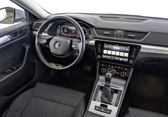 Подержанный автомобиль Skoda Superb Liftback 2021 года (28 фото)