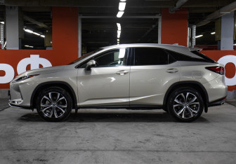 Подержанный автомобиль Lexus RX 2022 года (8 фото)