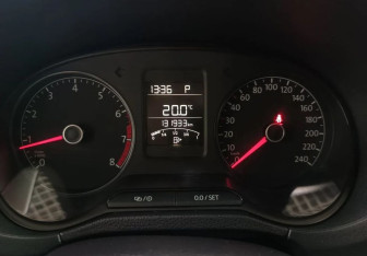 Подержанный автомобиль Volkswagen Polo Sedan 2016 года (11 фото)