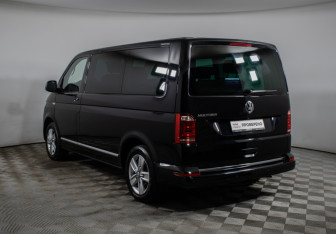 Подержанный автомобиль Volkswagen Multivan 2018 года (7 фото)