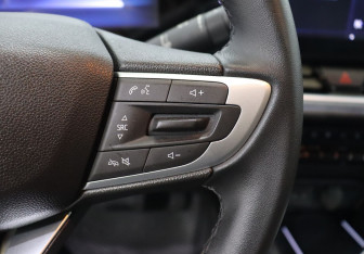 Подержанный автомобиль Chevrolet Monza 2023 года (16 фото)