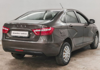 Подержанный автомобиль LADA (ВАЗ) Vesta Sedan 2017 года (5 фото)