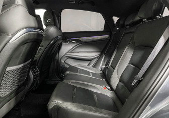 Подержанный автомобиль Geely Tugella 2023 года (10 фото)