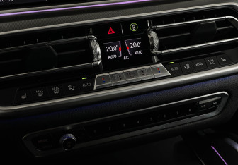 Подержанный автомобиль BMW X6 2022 года (20 фото)