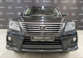 Подержанный автомобиль Lexus LX 2010 года (2 фото)