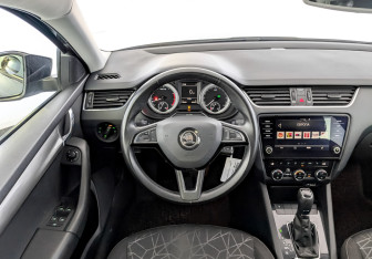 Подержанный автомобиль Skoda Octavia Liftback 2019 года (21 фото)