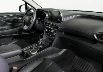 Подержанный автомобиль Hyundai Santa Fe 2019 года (9 фото)