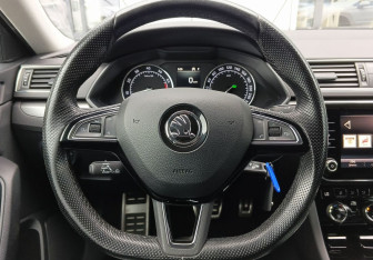 Подержанный автомобиль Skoda Superb Liftback 2018 года (13 фото)