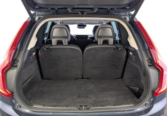 Подержанный автомобиль Volvo XC90 2019 года (10 фото)