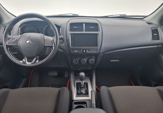 Подержанный автомобиль Mitsubishi ASX 2018 года (12 фото)