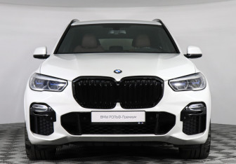 Подержанный автомобиль BMW X5 2019 года (3 фото)