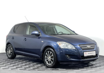 Подержанный автомобиль Kia Ceed Hatchback 2008 года (3 фото)
