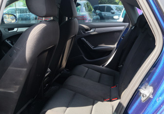 Подержанный автомобиль Audi A4 Sedan 2012 года (8 фото)