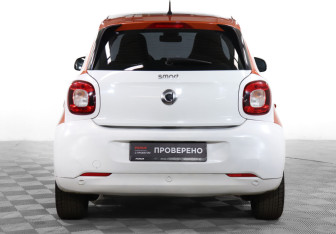 Подержанный автомобиль Smart Forfour 2016 года (6 фото)