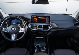 Подержанный автомобиль BMW X3 2024 года (17 фото)