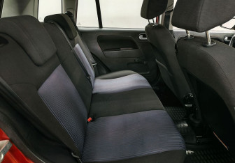 Подержанный автомобиль Ford Fusion 2008 года (12 фото)