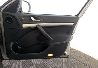 Подержанный автомобиль Skoda Octavia Wagon 2012 года (22 фото)