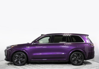 Подержанный автомобиль LiXiang L9 2023 года (8 фото)