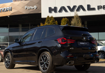 Подержанный автомобиль BMW X3 2024 года (5 фото)