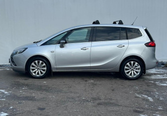 Подержанный автомобиль Opel Zafira Compactvan 2013 года (8 фото)