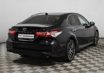 Подержанный автомобиль Toyota Camry Sedan 2018 года (5 фото)