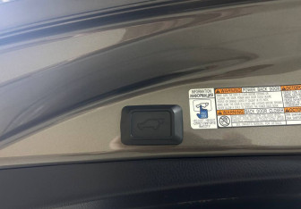 Подержанный автомобиль Toyota RAV4 2018 года (25 фото)