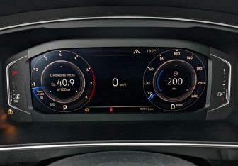 Подержанный автомобиль Volkswagen Tiguan 2019 года (16 фото)