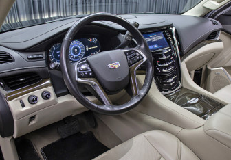 Подержанный автомобиль Cadillac Escalade Suv 2020 года (16 фото)
