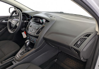 Подержанный автомобиль Ford Focus Wagon 2017 года (19 фото)