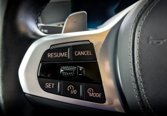 Подержанный автомобиль BMW X5 2023 года (27 фото)