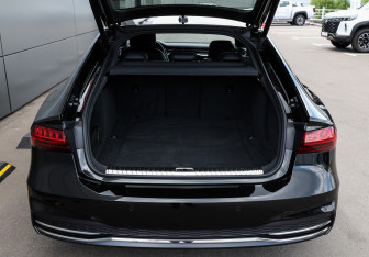 Подержанный автомобиль Audi A7 2019 года (10 фото)
