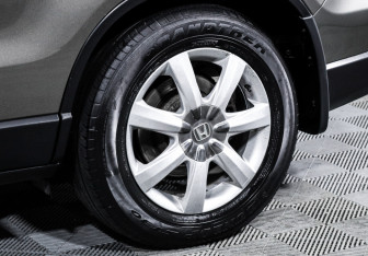 Подержанный автомобиль Honda CR-V 2008 года (15 фото)