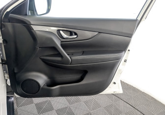 Подержанный автомобиль Nissan X-Trail 2022 года (24 фото)