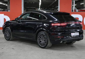 Подержанный автомобиль Porsche Cayenne 2020 года (7 фото)