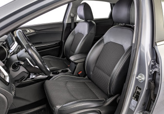 Подержанный автомобиль Kia Ceed Hatchback 2019 года (20 фото)