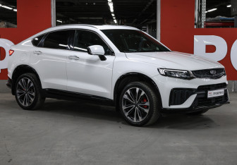 Подержанный автомобиль Geely Tugella 2023 года (3 фото)