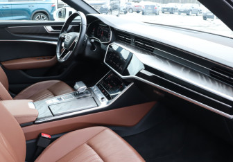 Подержанный автомобиль Audi A6 Sedan 2020 года (9 фото)