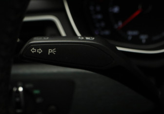 Подержанный автомобиль Audi A4 Sedan 2016 года (10 фото)