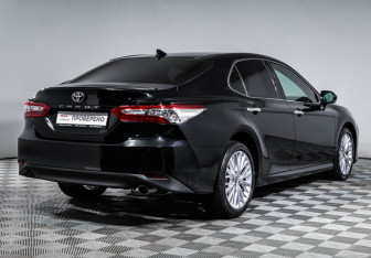 Подержанный автомобиль Toyota Camry Sedan 2020 года (5 фото)