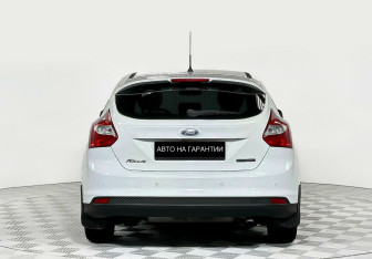 Подержанный автомобиль Ford Focus Hatchback 2012 года (4 фото)